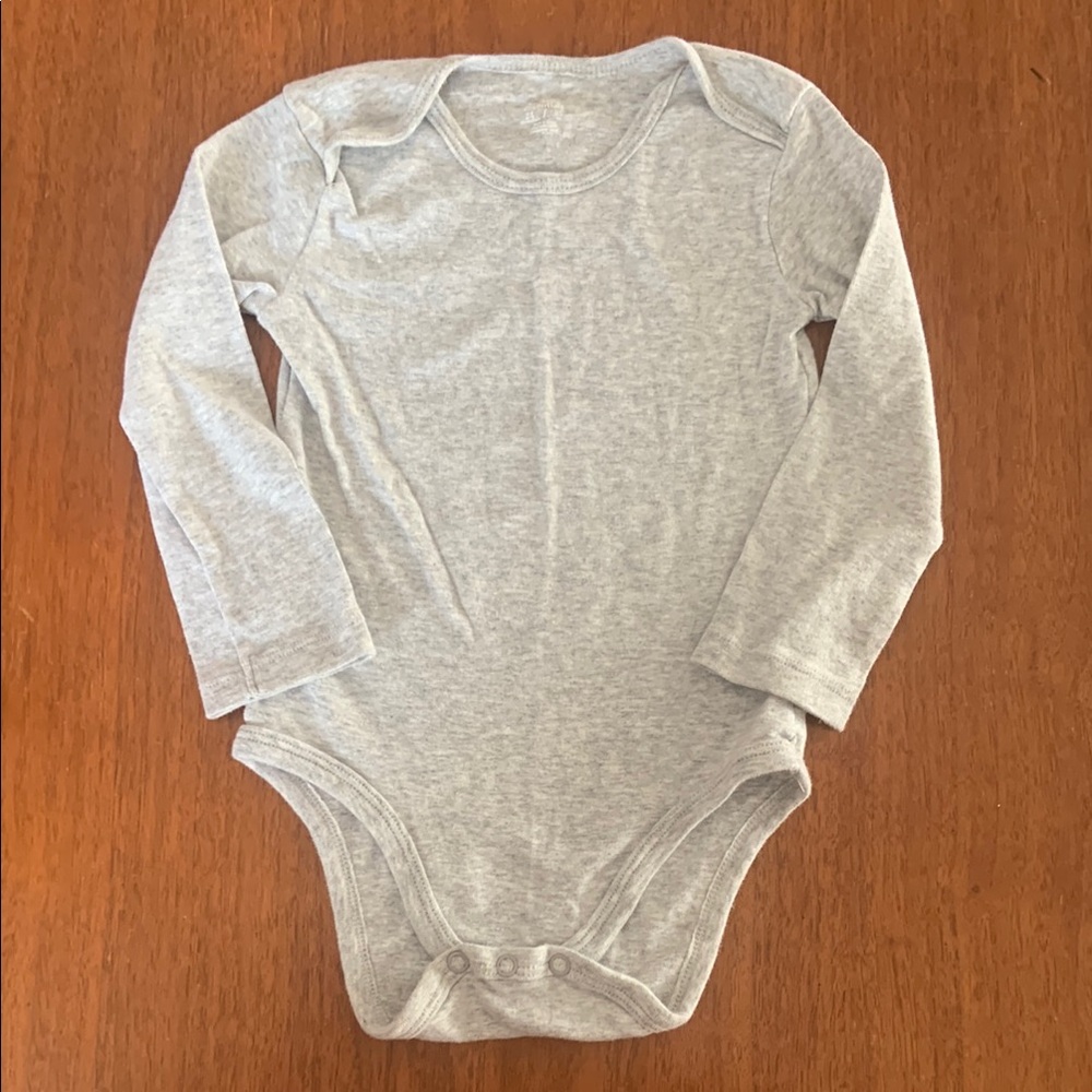 😊FREE😊 Amazon Essentials Gray Long Sleeve Baby Onesie size 24m